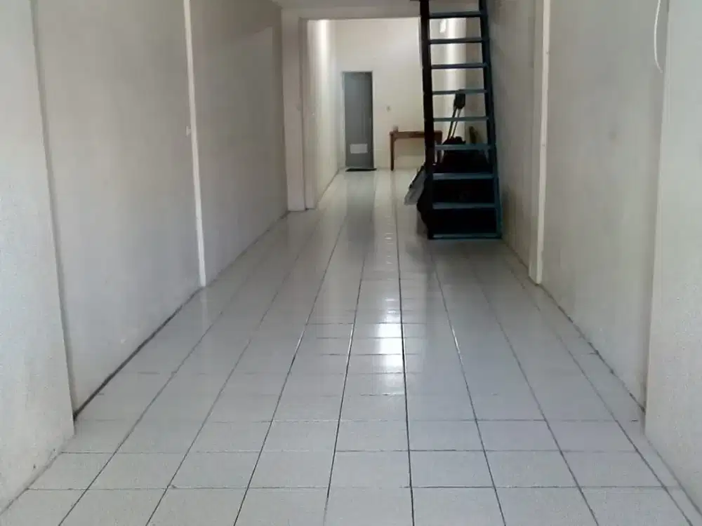 Dijual / Disewakan Ruko Siap Pakai di Mainroad Antapani Bandung Ref.04377