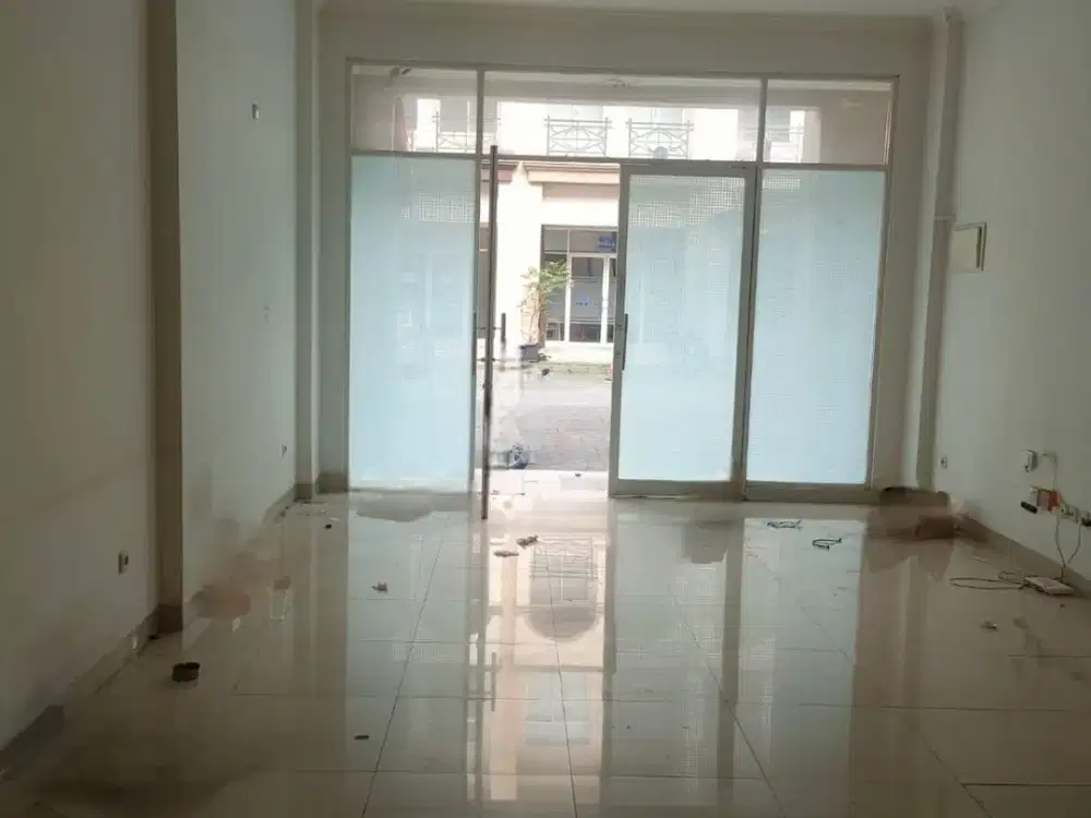 Ruko siap pakai cocok untuk kantor di Blok RGC dekat raja cafe galaxy  (Ada 2 ruko bs gandeng , fokus jual si)