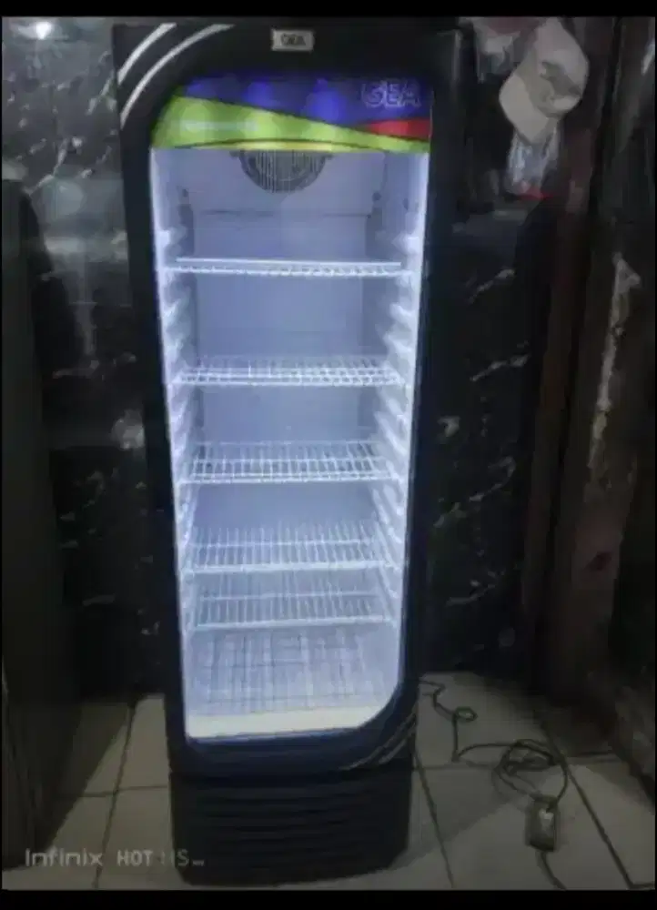 Showcase kulkas pendingin minuman ukuran 5 rak merk GEA