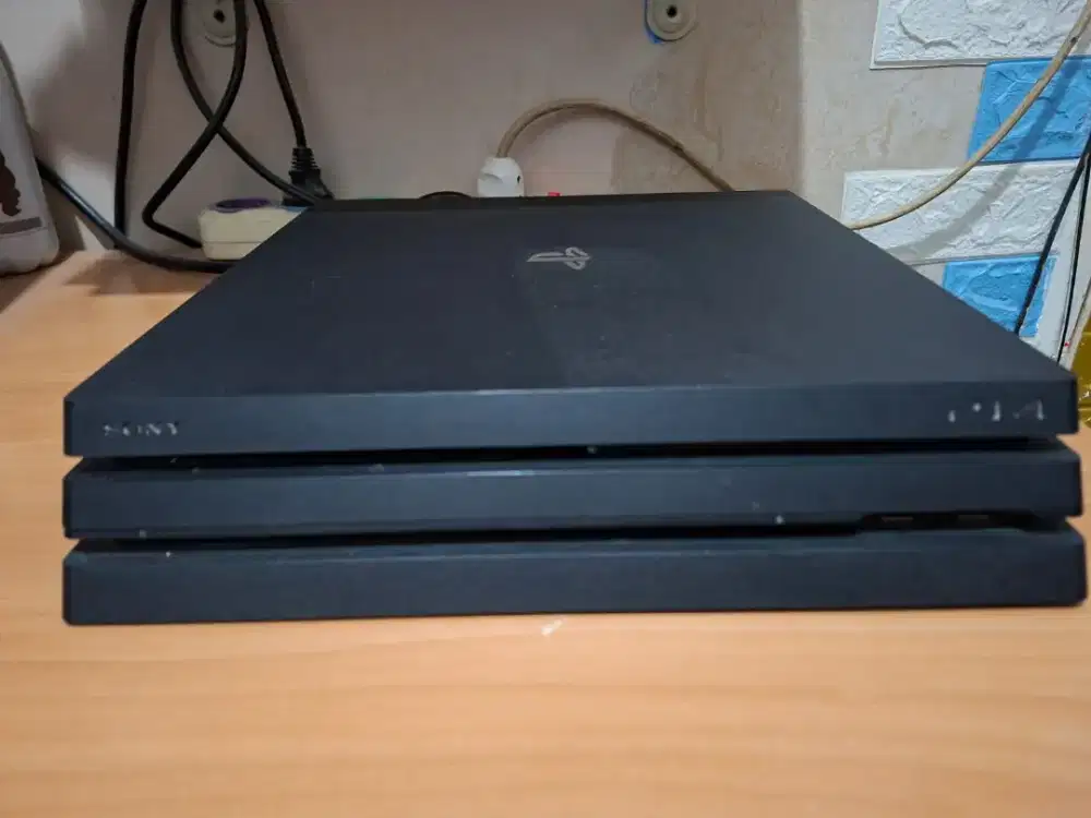 Playstation 4 Pro 1TB