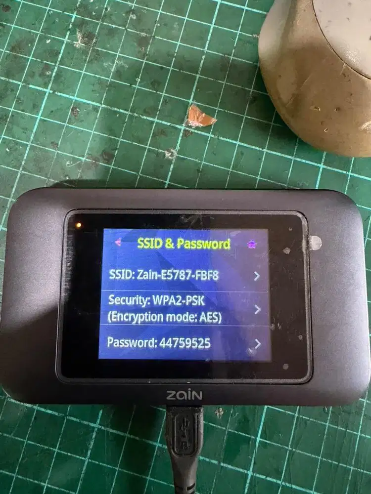 Layar Sentuh Unlock 3000mAh Modem Huawei Cat6 300Mbps