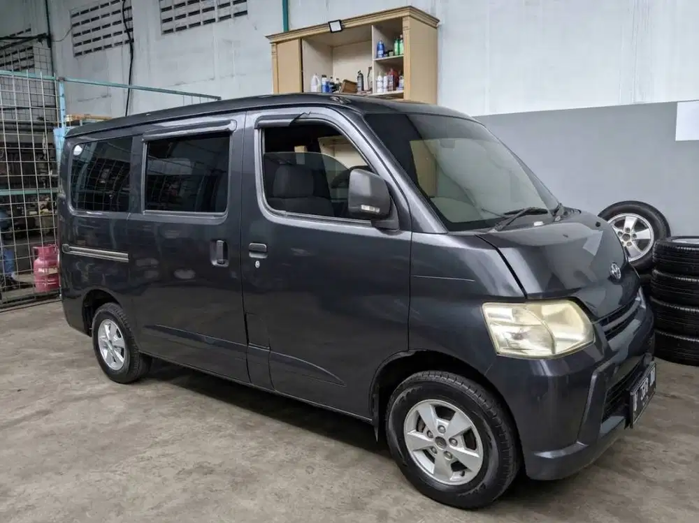 DIJUAL: Daihatsu Gran Max Minibus 1.3 D – Siap Pakai & Serbaguna!