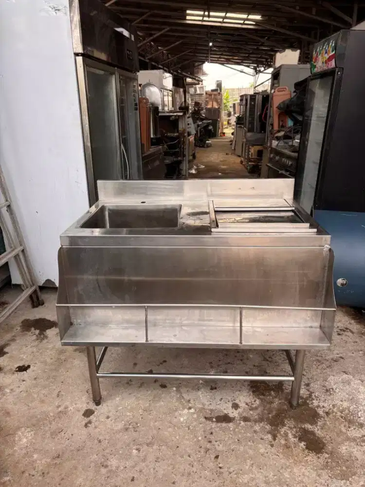 SINK ICE BIN STATION (e)
Ukuran 100x75x85
Sink 40x40x35