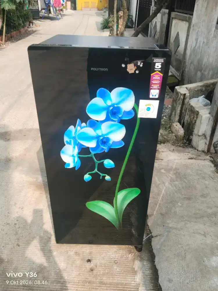 Di jual cepat kulkas 1 pintu politron like new