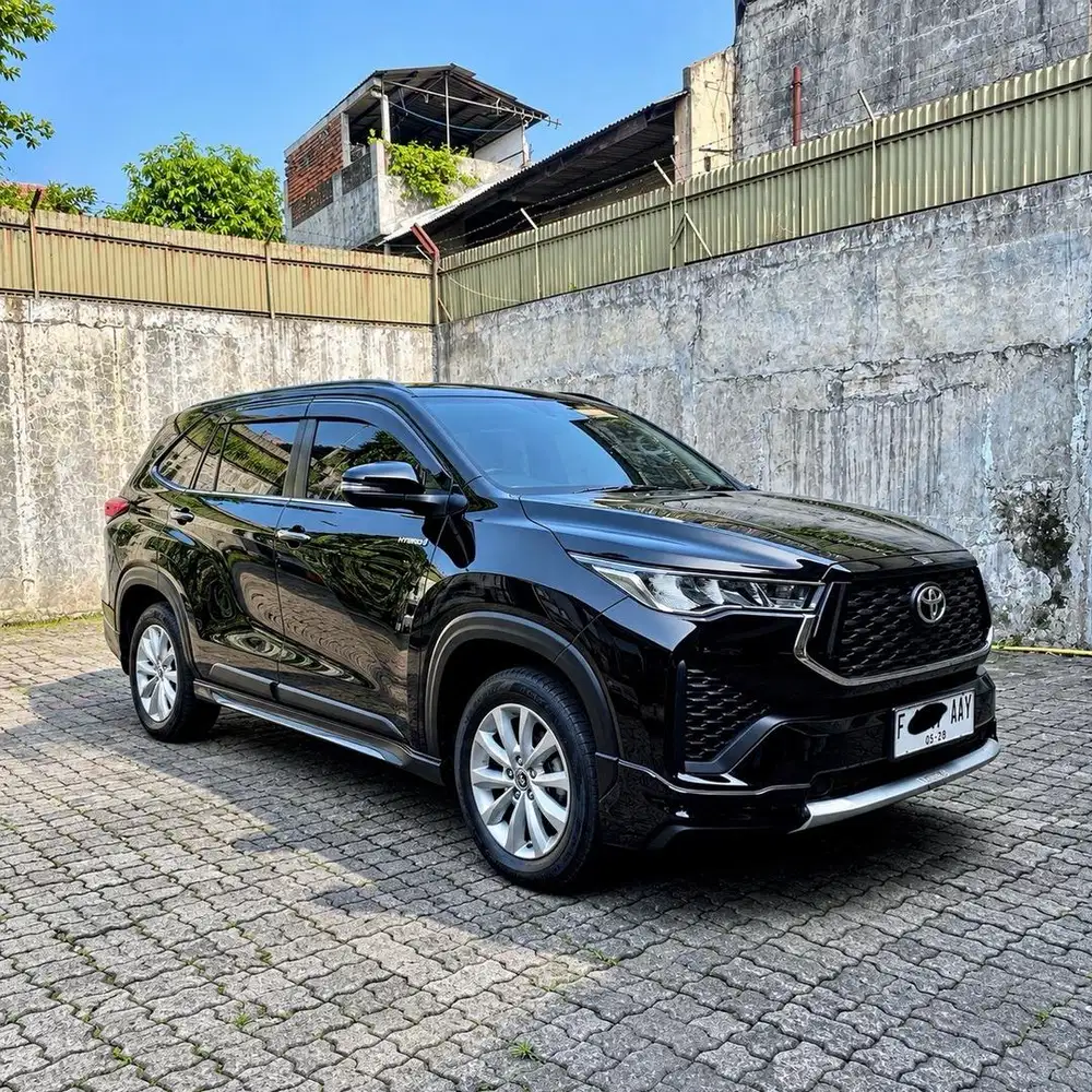 Innova V Zenix 2023 Hybrid Modelista