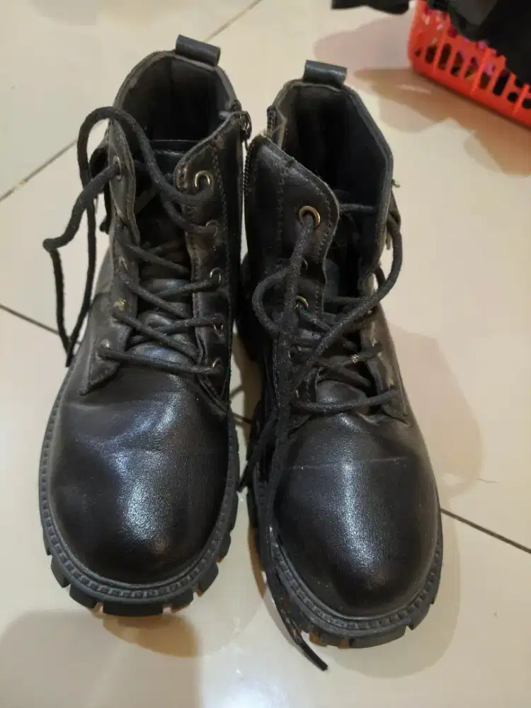 Preloved Sepatu Boots Anak Perempuan