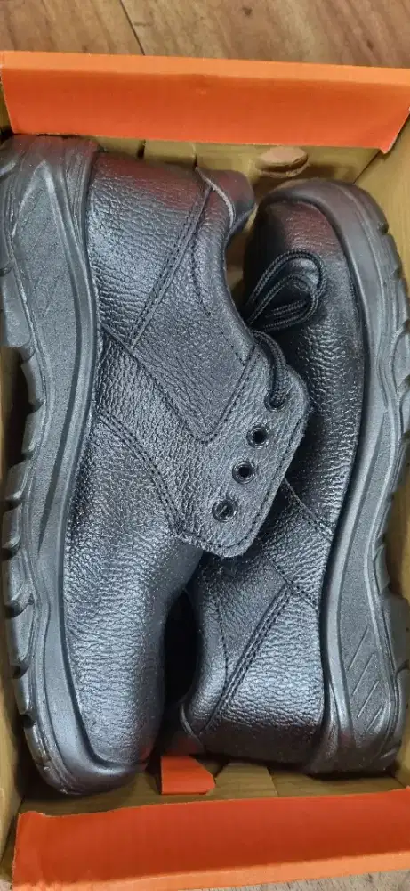 Sepatu Safety Dr.Osha size 11/45