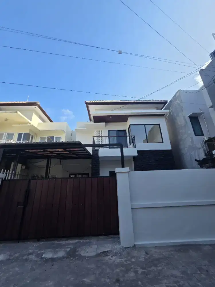 Rumah 2 lantai lingkungan perumahan Kertha Lestari Denpasar Selatan