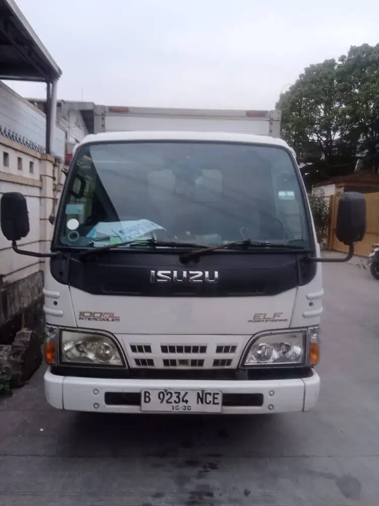 Isuzu Truck Box NHR 55C E2-1 ( 2015 )