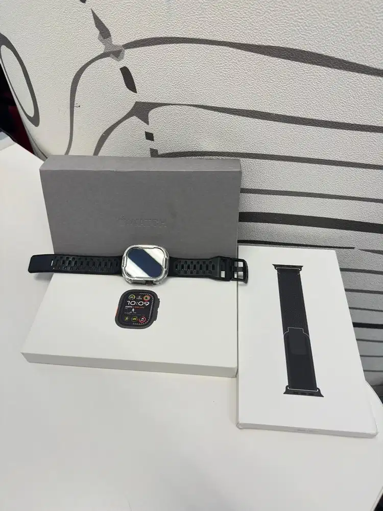 Apple Watch Ultra 2 49mm Black Titanium Like New