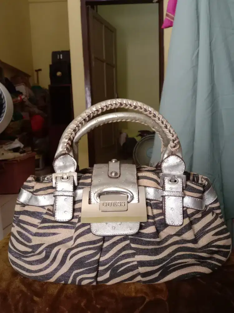 Jual Tas guess bekas