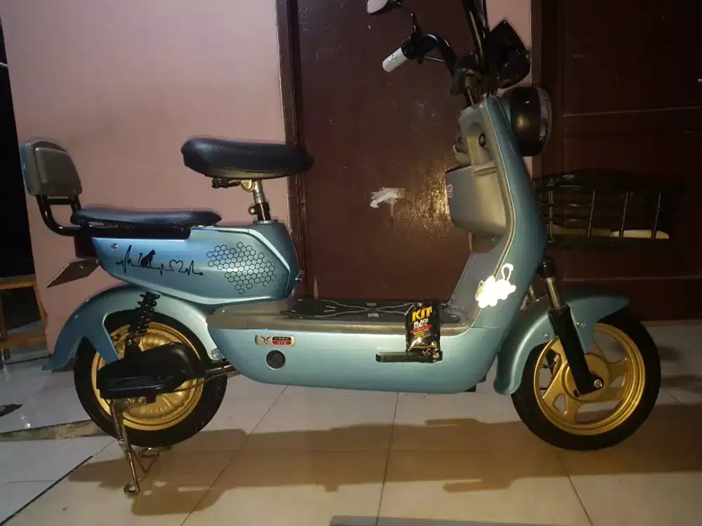 Sepeda listrik bekas anak merck uwinfly