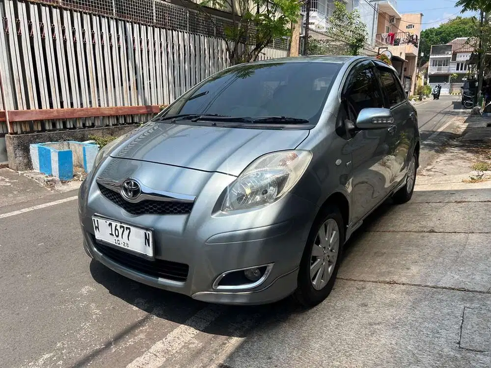 Yaris E AT 2011