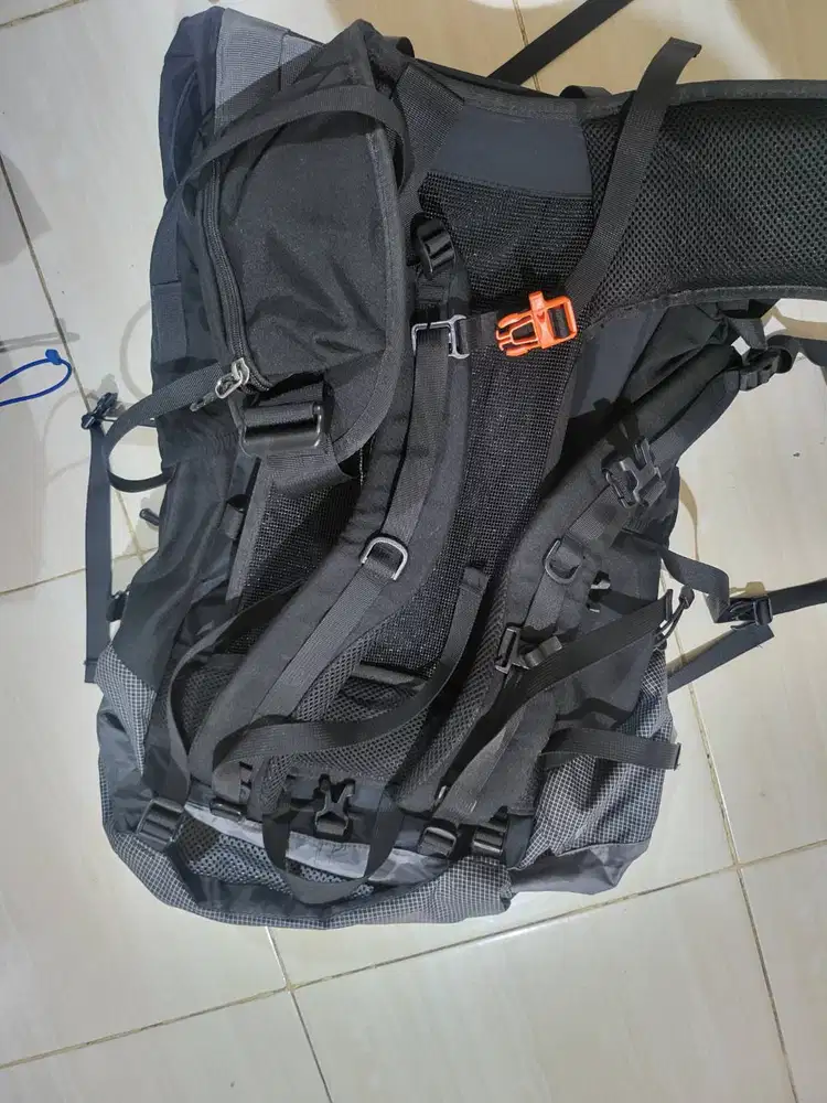 DIJUAL JAKET GUNUNG & TAS CARRIER! ️
