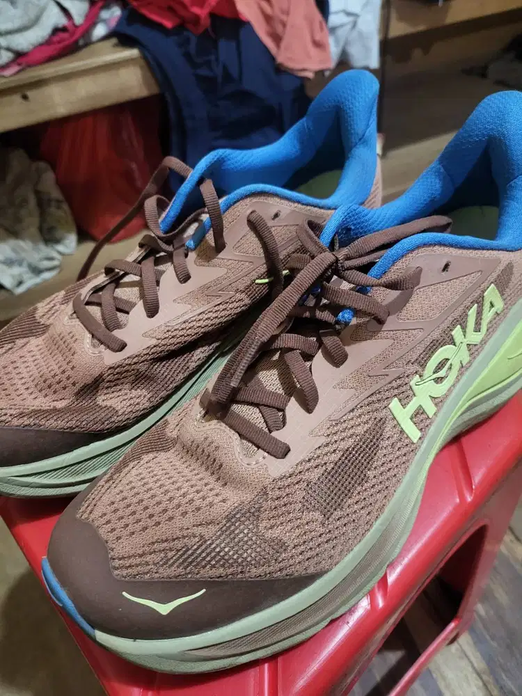 **DIJUAL SEPATU HOKA CHALLENGER 8 WIDE ORIGINAL **