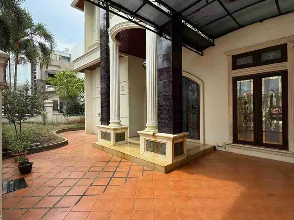 Dijual Villa Jumbo di Cemara Asri