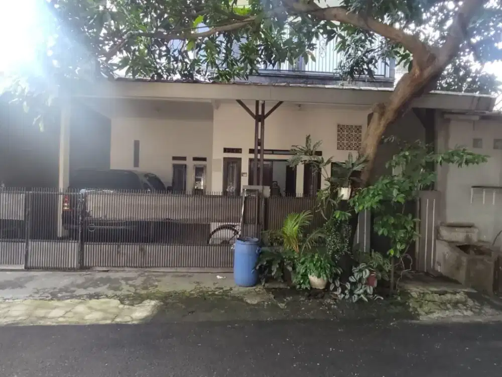 Dijual Rumah 2 Lantai Luas 112 m2 SHM Karawaci Tangerang