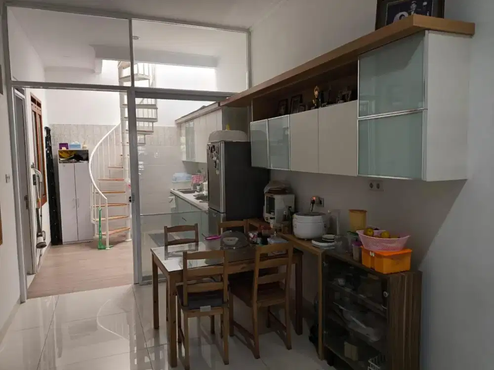 Rumah Bagus Siap Huni di Cluster Batununggal
