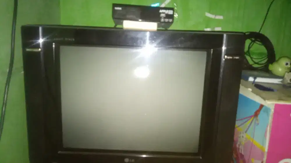 TV LG PEAEL BLACK 21IN