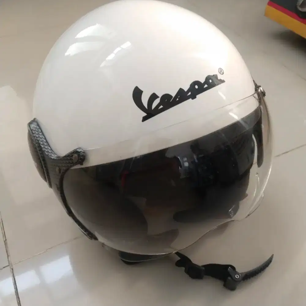 Helm Vespa Metic original