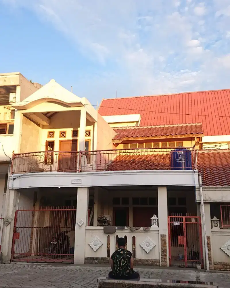 DISEWAKAN/ DIKONTRAKAN
RUMAH 2 LANTAI