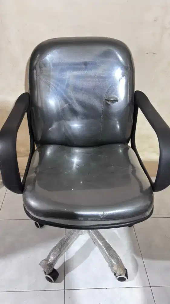 Kursi Kantor hydrolik Quinstar Reject