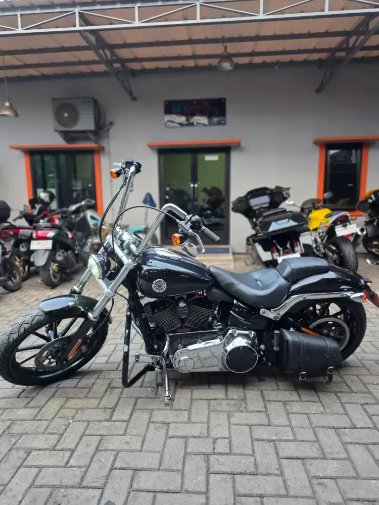 Harley davidson Breakout 2015 Mabua Full Paper