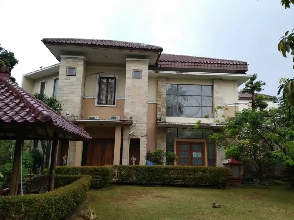 Jarang Ada, Rumah Dengan Halaman Besar di Bintaro Jaya Sektor 9