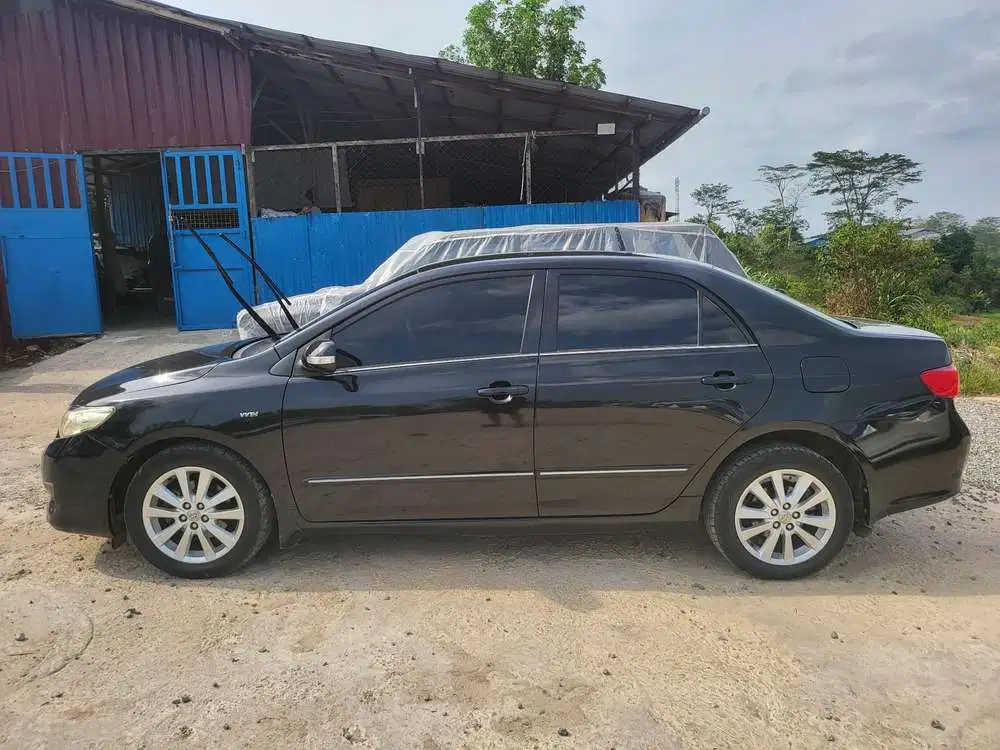 Toyota Corolla Altis 2010 Bensin
