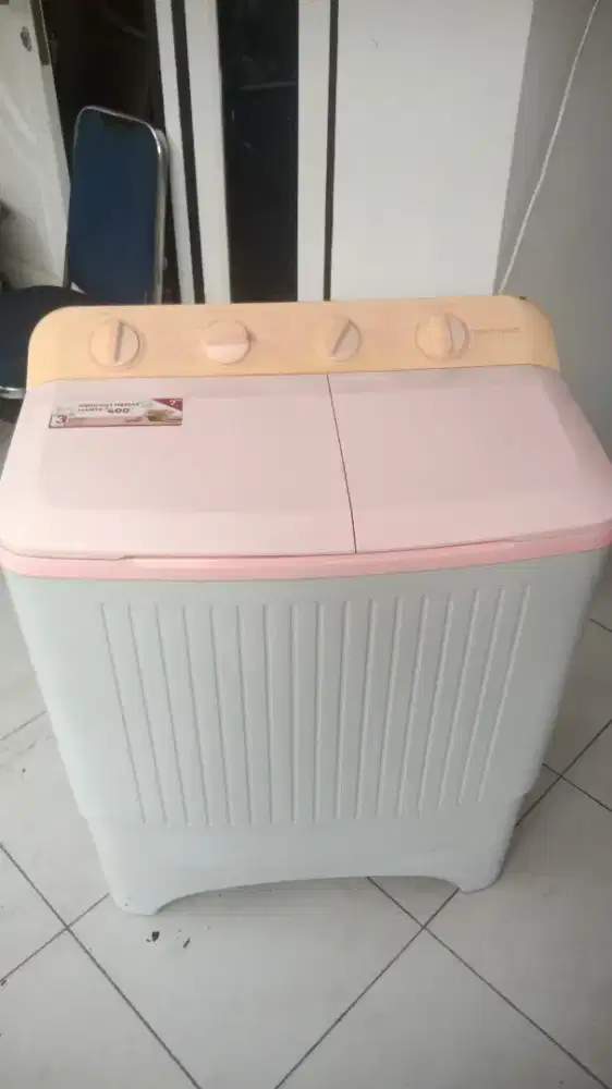 Mesin cuci Polytron