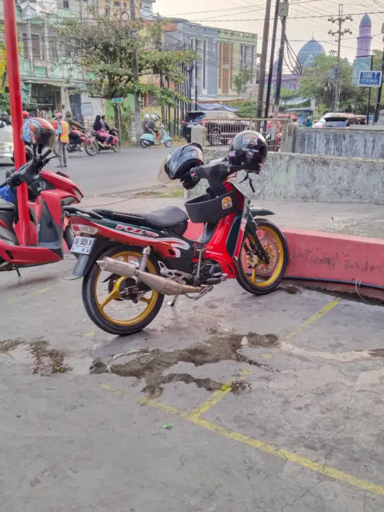 Fiz r 2001 Jual santai aja