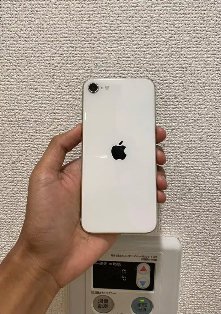 iphone SE Gen 3 128 Beacukai