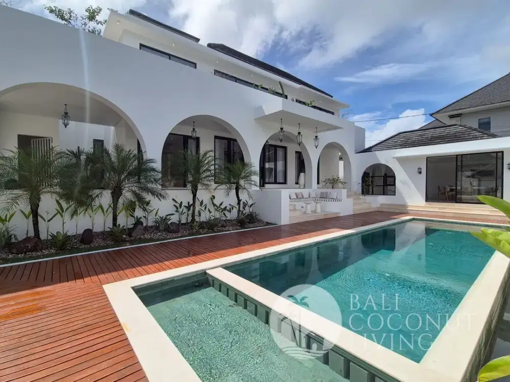 Villa Nataloka Berawa - 4 BEDROOM SPACIOUS VILLA IN BERAWA FOR SALE
