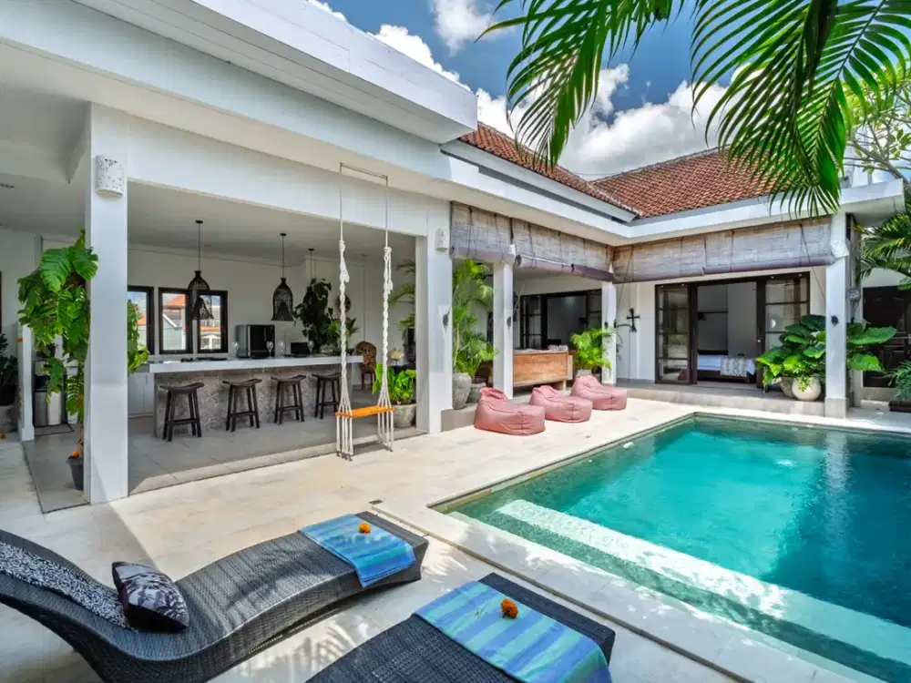For Lease : Tropical Villa with Balinese Character in Mertanadi