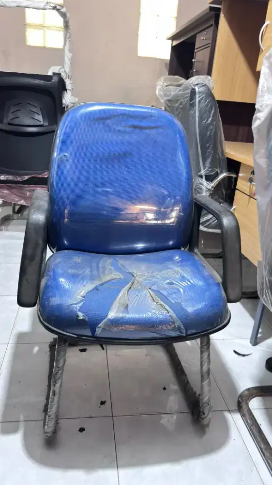 Kursi hadap fantoni biru