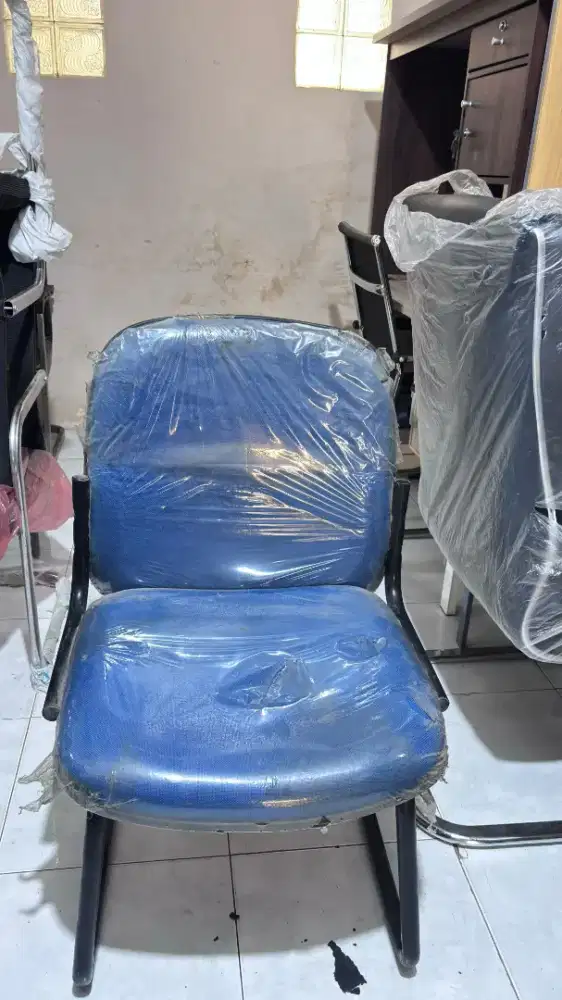 Kursi Hadap Fantoni Biru Tanpa Tangan