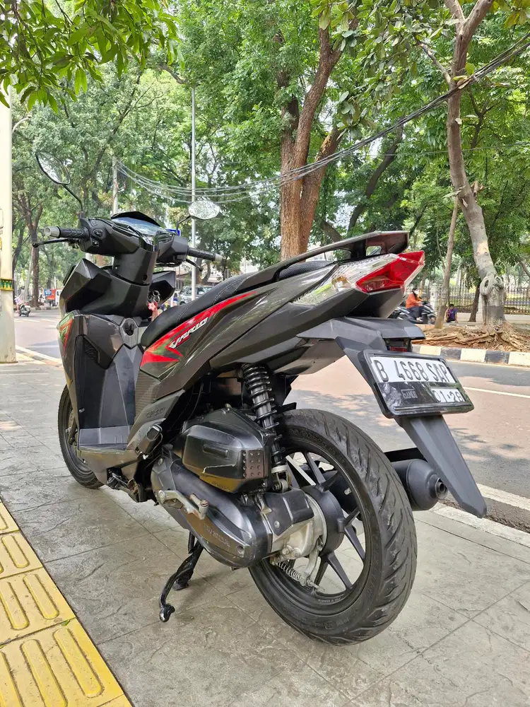 DIJUAL CASH HONDA VARIO 125 LED OLD CBS FI THN 2017 PJK IDUP