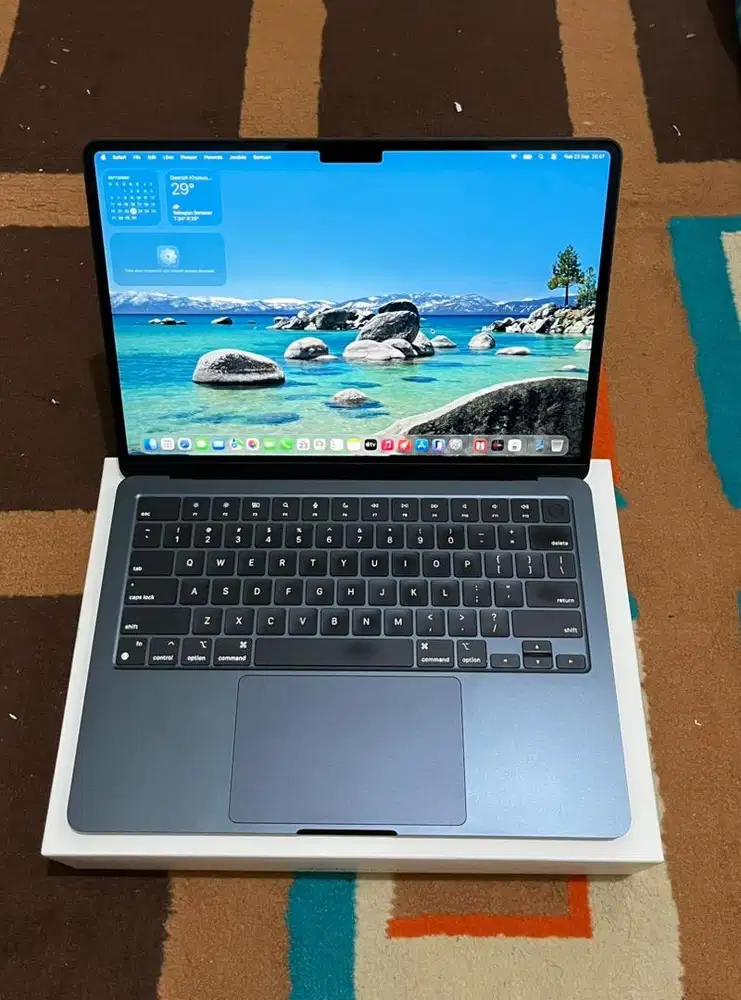 Macbook Air M2 16/256 istimewa