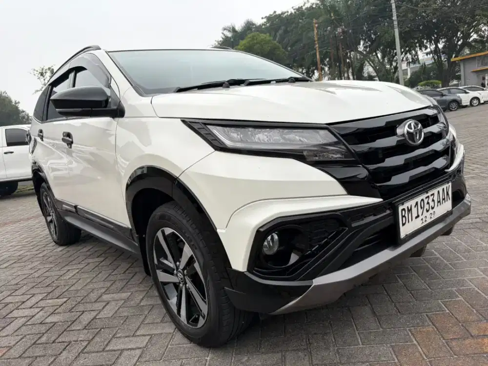Rush GR Facelift 1.5 Manual 2024,KM Low