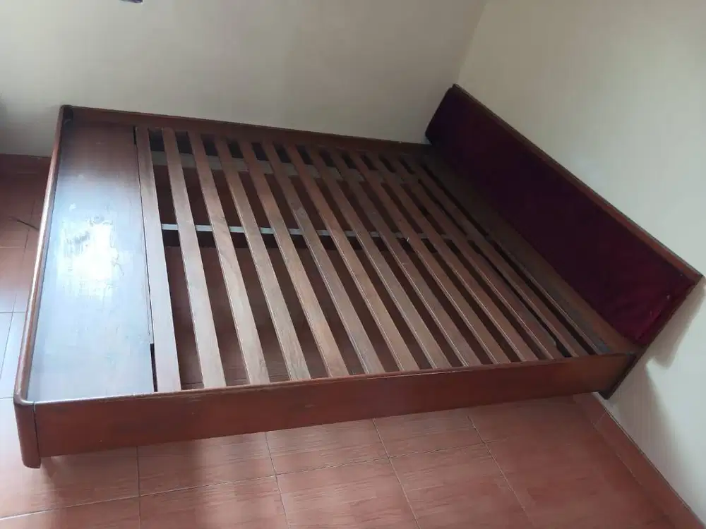 Dijual RANJANG TIDUR JATI ANTIK — PESONA KAYU JATI TUA BERKARAKTER