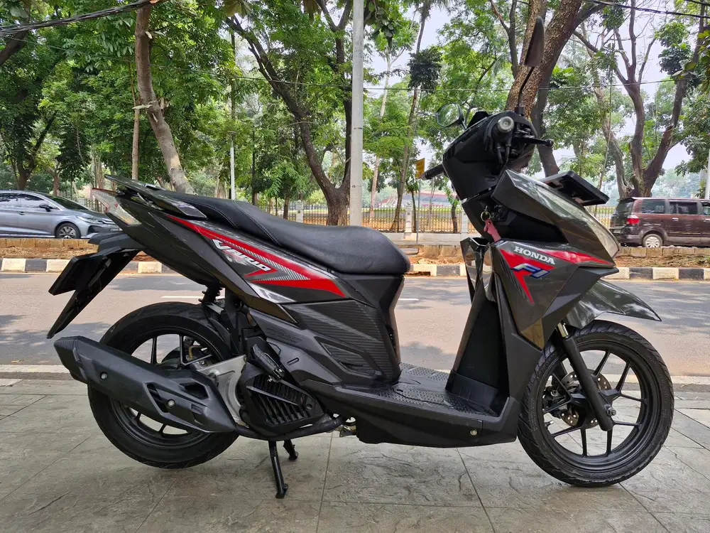 DIJUAL CASH HONDA VARIO 125 LED OLD CBS FI THN 2017 PJK IDUP