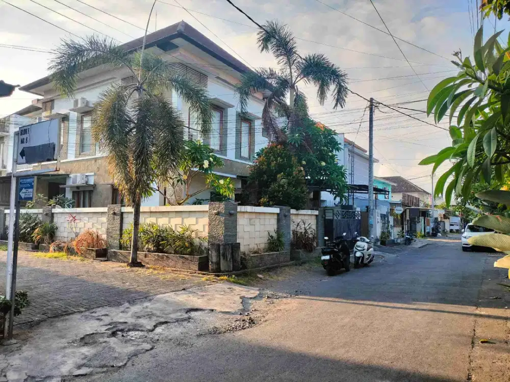 RUMAH MEGAH KAWASAN ELIT TUKAD BARITO RENON FULL FURNISH