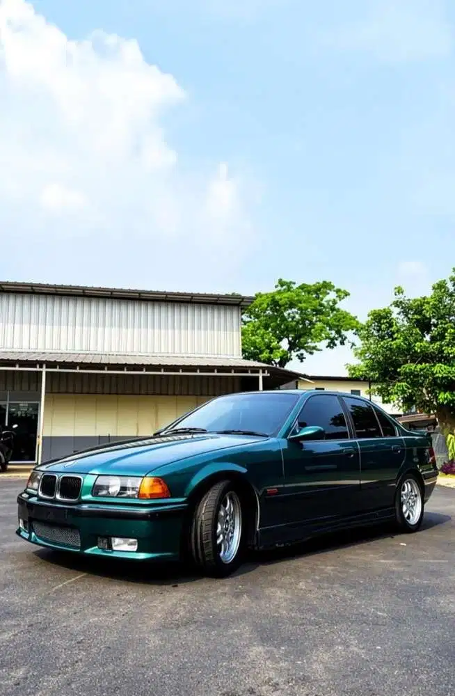 BMW 320i 1994 Bensin