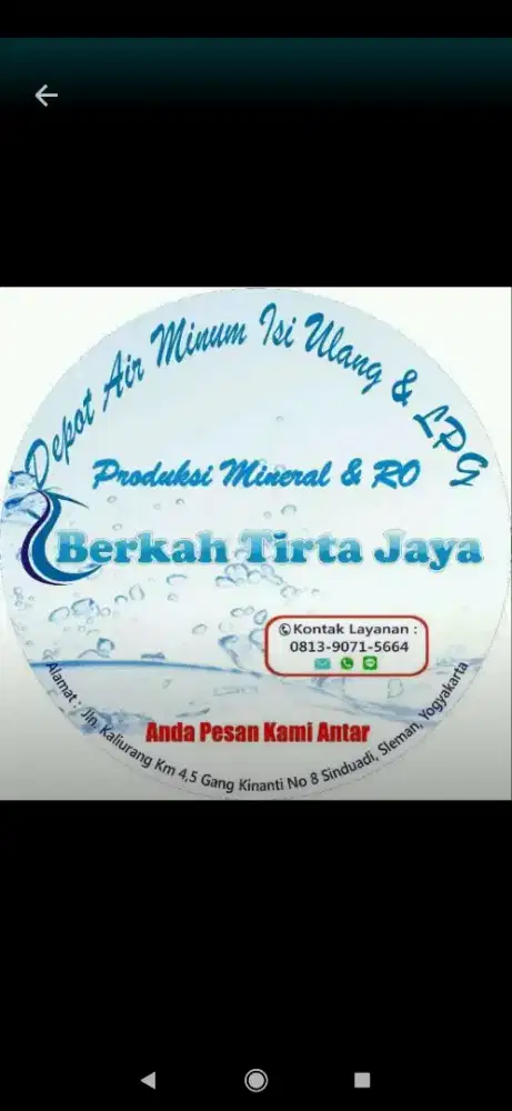 Karyawan Antar air isi ulang