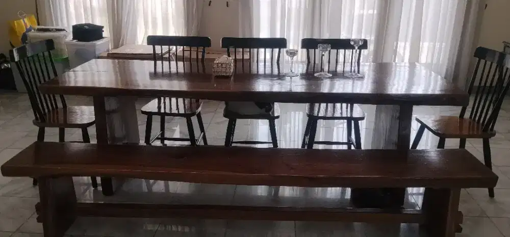 MEJA MAKAN JATI 1 SET MEWAH