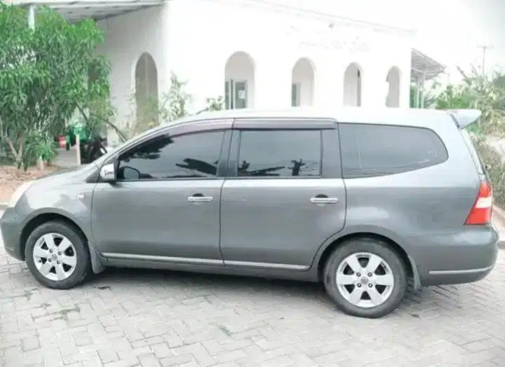 Grand livina 1.5xv At Ultimate