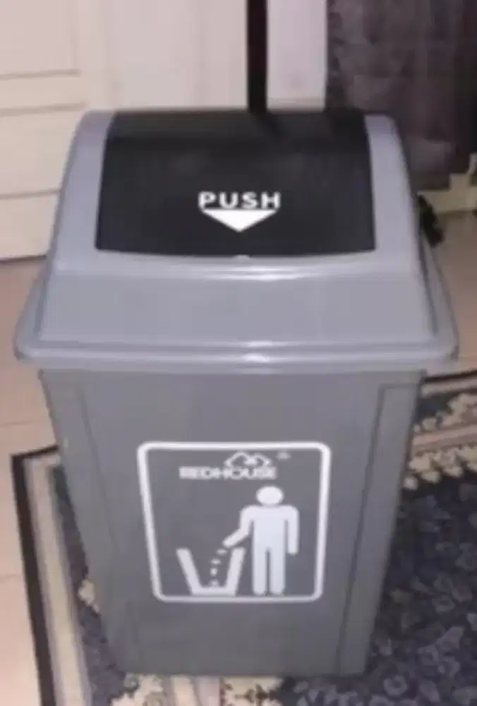 Tempat sampah besar 42liter