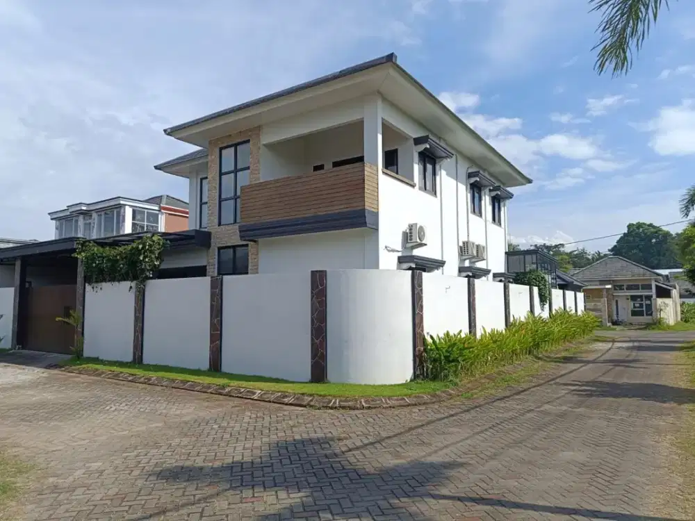 DIJUAL RUMAH NUANSA VILLA 2 LANTAI DI SANDIK VIEW SAWAH RICEFIELD