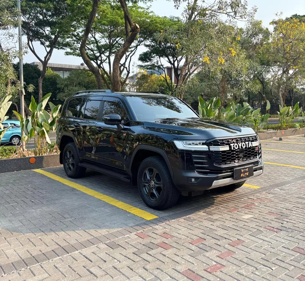 [ LOW ODO ] Toyota Land Cruiser 300 GR Sport 2023