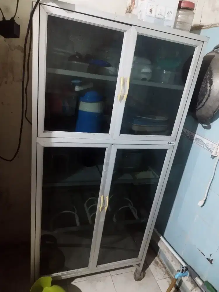 Di jual lemari pirinf